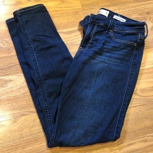 Hollister low rise jean jeggings - size 7R